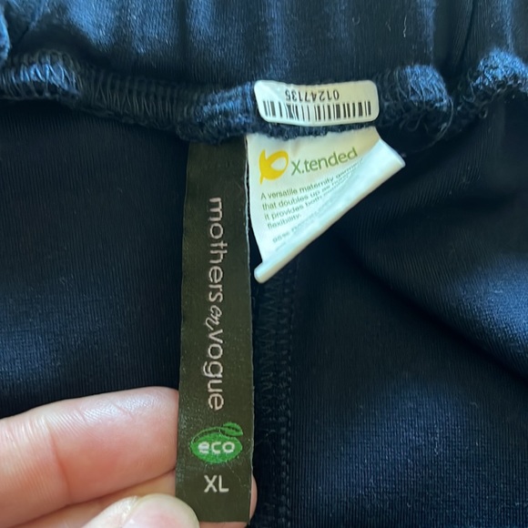 Maternity skirt in navy - Picture 3 of 6